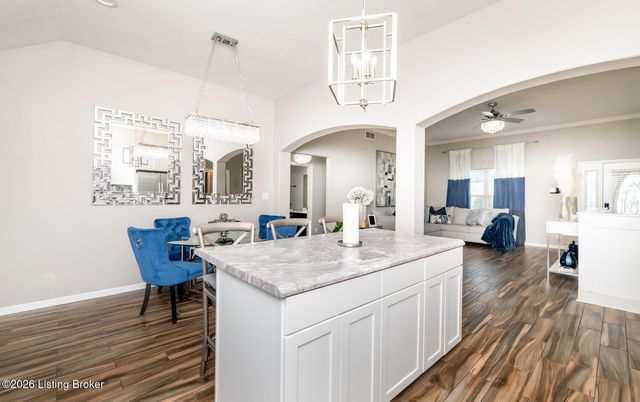 9409 Mossy Creek Way, Louisville, KY 40229