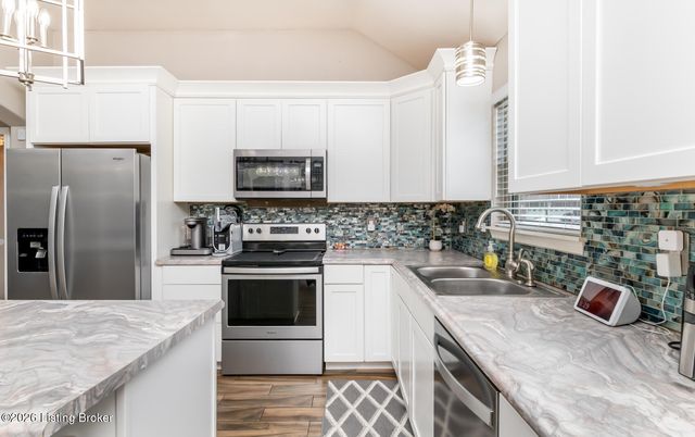 9409 Mossy Creek Way, Louisville, KY 40229