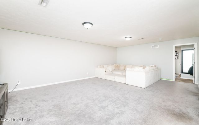 9409 Mossy Creek Way, Louisville, KY 40229