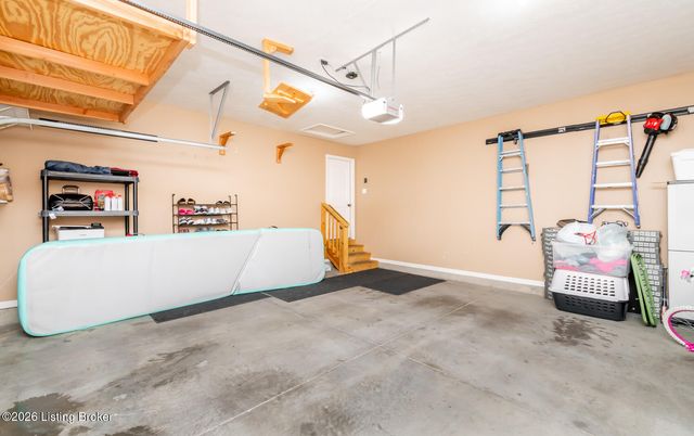 9409 Mossy Creek Way, Louisville, KY 40229