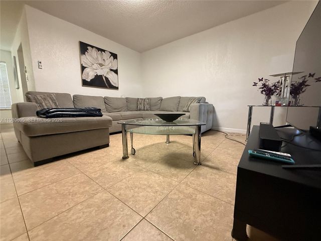 2381 SW 70th Ave 49, Davie, FL 33317