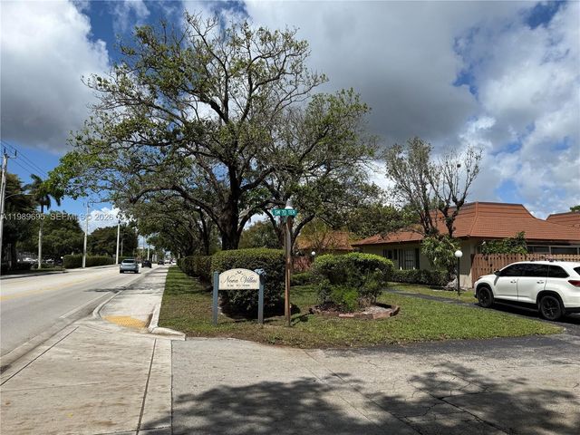2381 SW 70th Ave 49, Davie, FL 33317