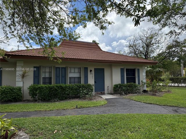 2381 SW 70th Ave 49, Davie, FL 33317