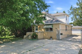 7048 W 72nd Place, Chicago, IL 60638