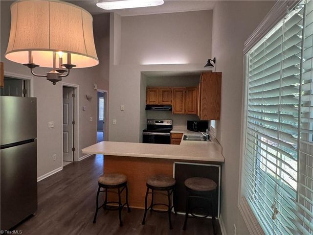 196 Bethania Oaks Circle, Pfafftown, NC 27040