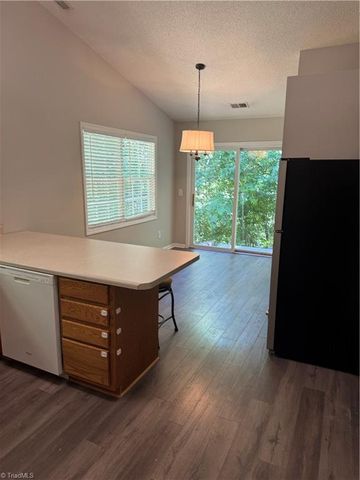 196 Bethania Oaks Circle, Pfafftown, NC 27040
