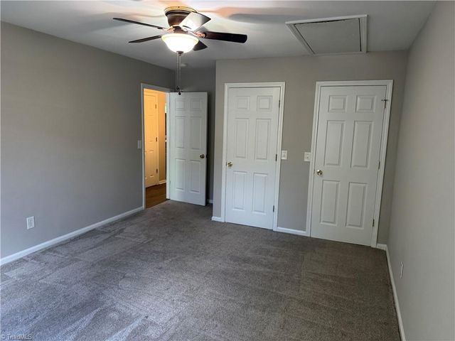 196 Bethania Oaks Circle, Pfafftown, NC 27040
