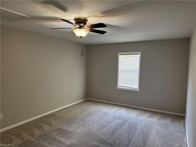 196 Bethania Oaks Circle, Pfafftown, NC 27040