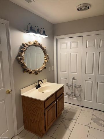 196 Bethania Oaks Circle, Pfafftown, NC 27040