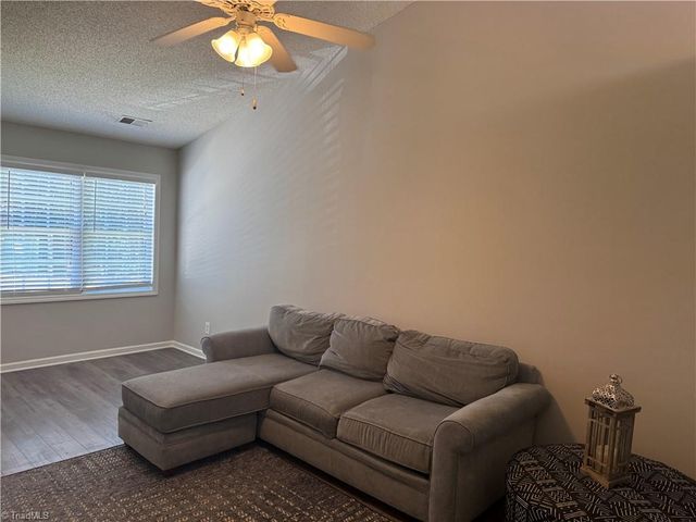196 Bethania Oaks Circle, Pfafftown, NC 27040