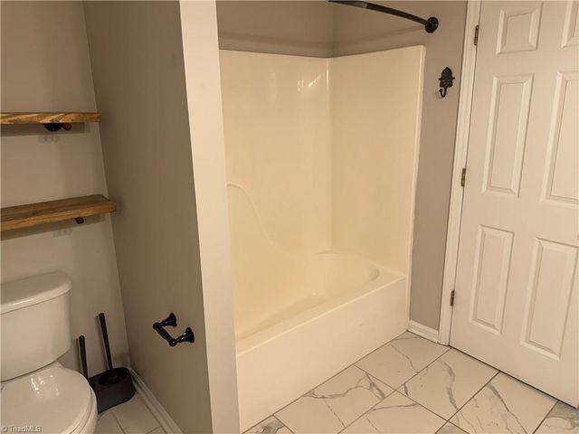 196 Bethania Oaks Circle, Pfafftown, NC 27040