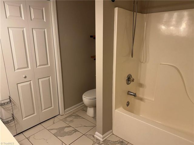 196 Bethania Oaks Circle, Pfafftown, NC 27040