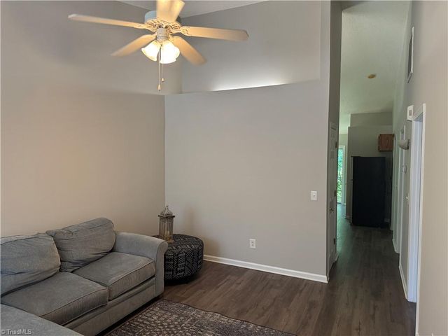 196 Bethania Oaks Circle, Pfafftown, NC 27040