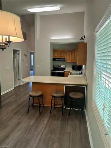 196 Bethania Oaks Circle, Pfafftown, NC 27040