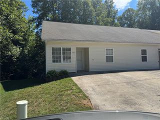196 Bethania Oaks Circle, Pfafftown, NC 27040