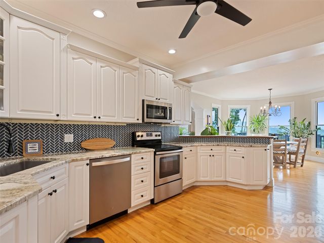 9 Perrion Avenue, Weaverville, NC 28787