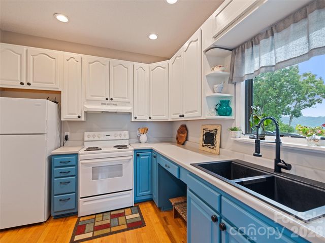 9 Perrion Avenue, Weaverville, NC 28787
