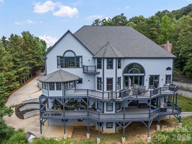 9 Perrion Avenue, Weaverville, NC 28787