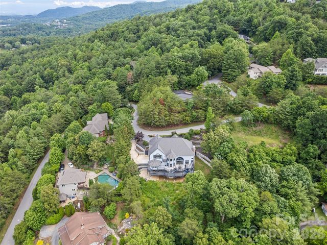 9 Perrion Avenue, Weaverville, NC 28787