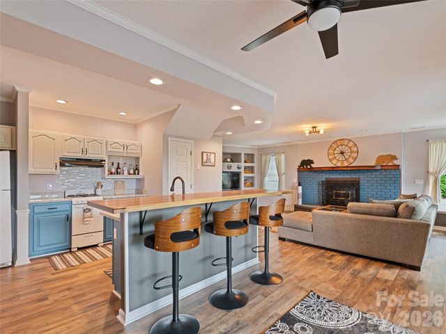 9 Perrion Avenue, Weaverville, NC 28787