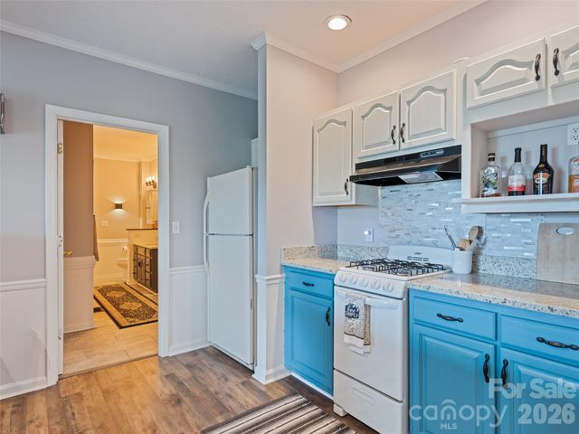 9 Perrion Avenue, Weaverville, NC 28787