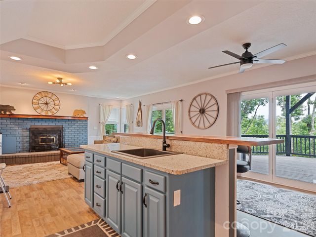 9 Perrion Avenue, Weaverville, NC 28787