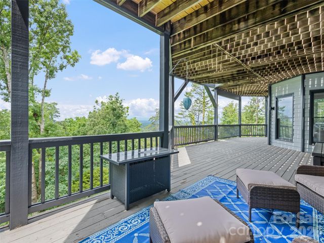 9 Perrion Avenue, Weaverville, NC 28787