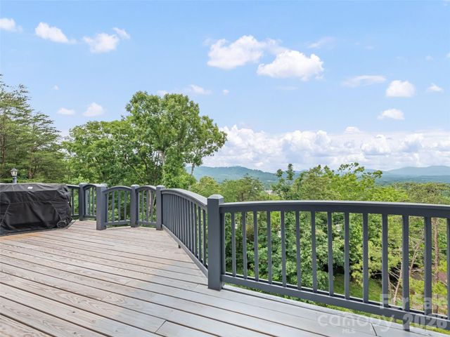 9 Perrion Avenue, Weaverville, NC 28787