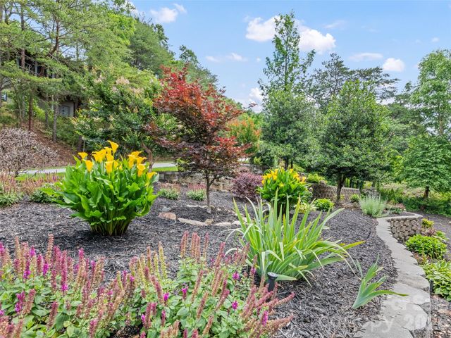 9 Perrion Avenue, Weaverville, NC 28787