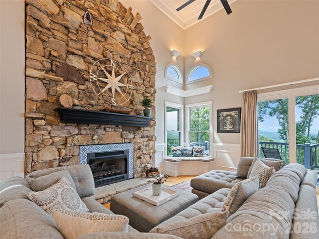 9 Perrion Avenue, Weaverville, NC 28787
