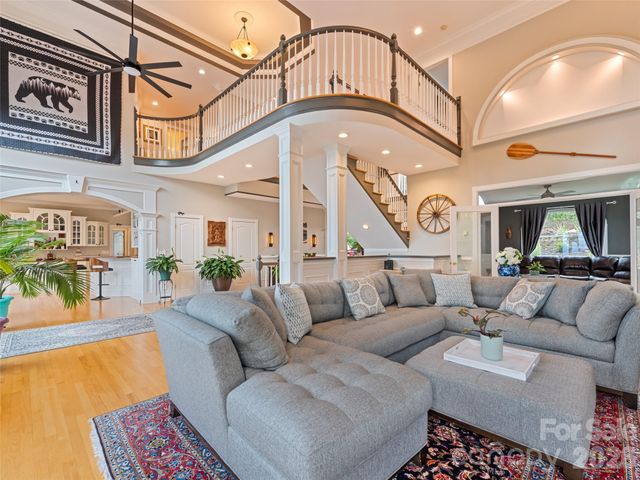 9 Perrion Avenue, Weaverville, NC 28787