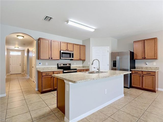 330 SW 31st ST, Cape Coral, FL 33914