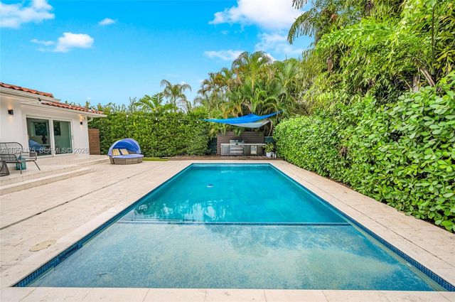 1080 NE 104th St, Miami Shores, FL 33138