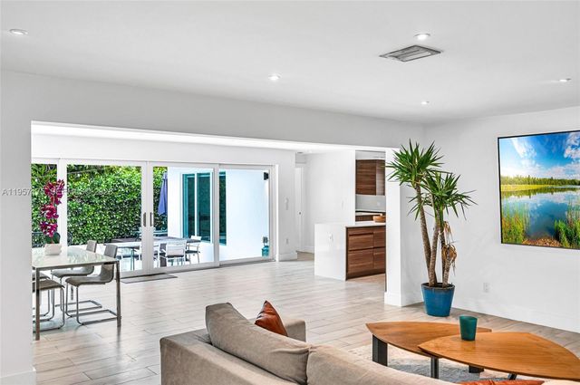 1080 NE 104th St, Miami Shores, FL 33138