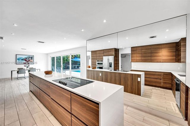 1080 NE 104th St, Miami Shores, FL 33138