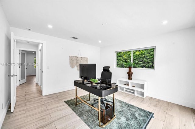 1080 NE 104th St, Miami Shores, FL 33138