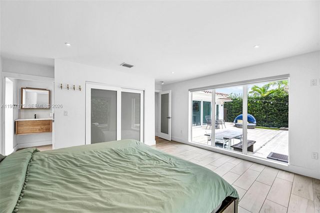 1080 NE 104th St, Miami Shores, FL 33138