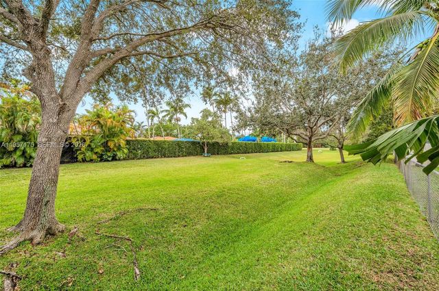 1080 NE 104th St, Miami Shores, FL 33138