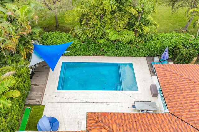 1080 NE 104th St, Miami Shores, FL 33138