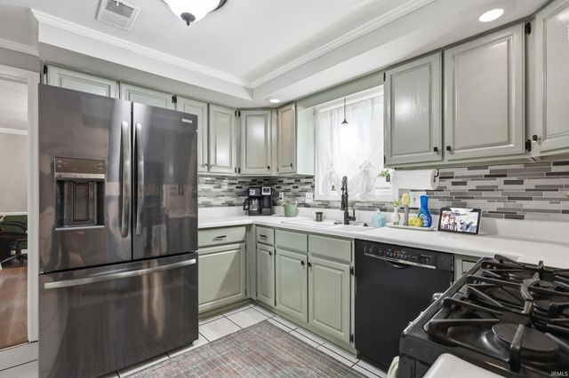 5018 Oak Creek Court, Fort Wayne, IN 46835