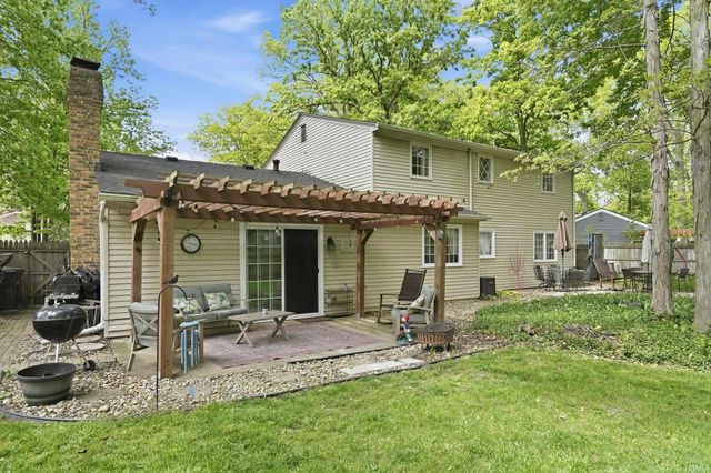 5018 Oak Creek Court, Fort Wayne, IN 46835
