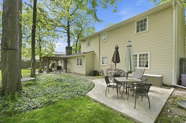 5018 Oak Creek Court, Fort Wayne, IN 46835