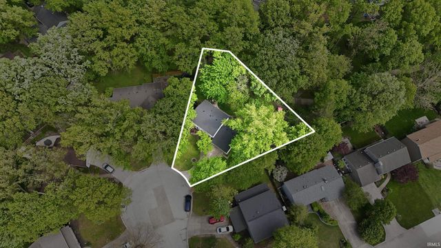 5018 Oak Creek Court, Fort Wayne, IN 46835
