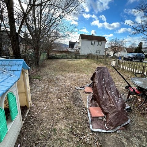 311 Magazine St, Carnegie, PA 15106