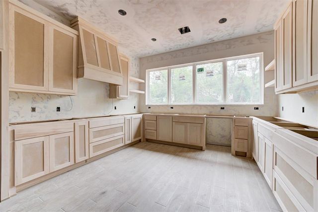 30 N Oaks Road, Harrah, OK 73045