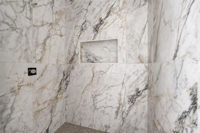 30 N Oaks Road, Harrah, OK 73045