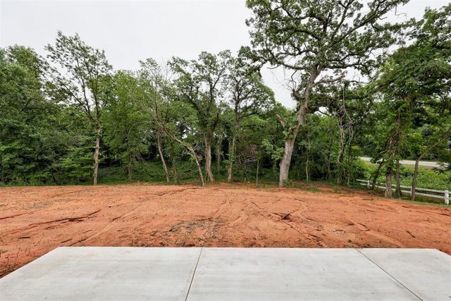30 N Oaks Road, Harrah, OK 73045