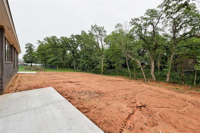 30 N Oaks Road, Harrah, OK 73045
