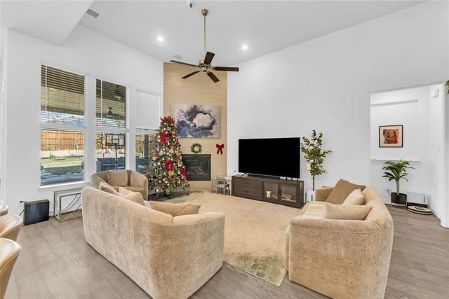 2218 Christopher Lane, Euless, TX 76040