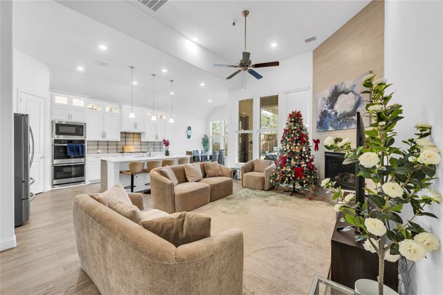 2218 Christopher Lane, Euless, TX 76040